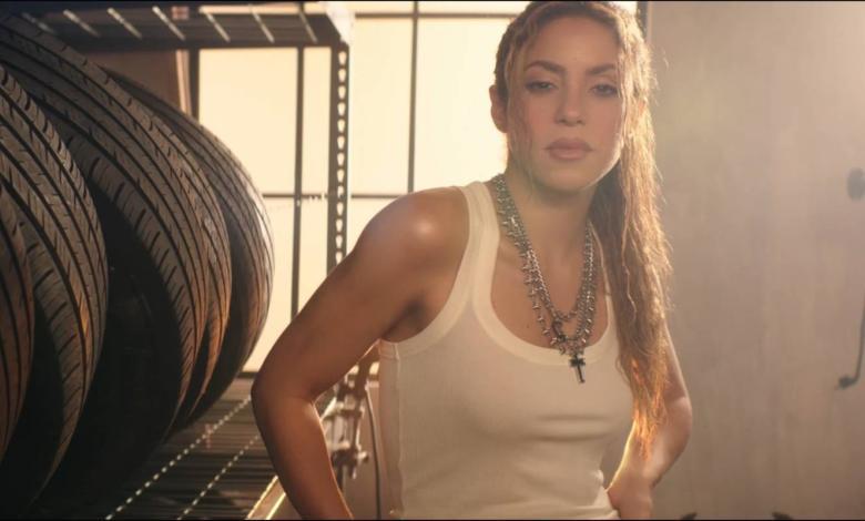 'Entre Paréntesis' es la nueva canción de Shakira y Grupo Frontera