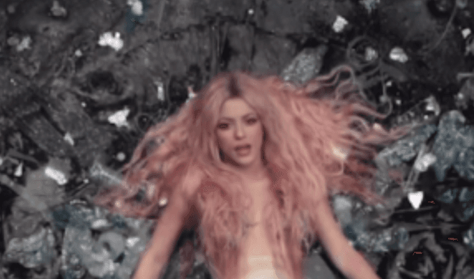 Shakira reveló porqué aparece una sirena en el video de 'Copa Vacía' y dio más detalles: "estoy rodeada de ratas"