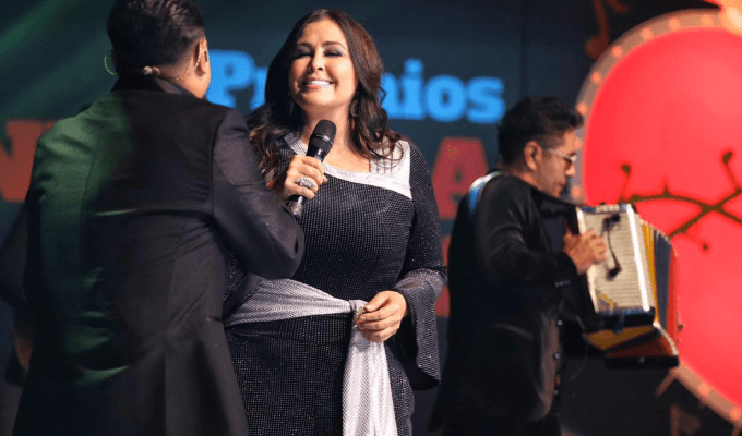 Show de Arelys Henao y Rafael Santos en Premios Nuestra Tierra 2024