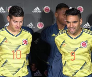 James y Falcao con la nueva indumentaria de la Selección Colombia