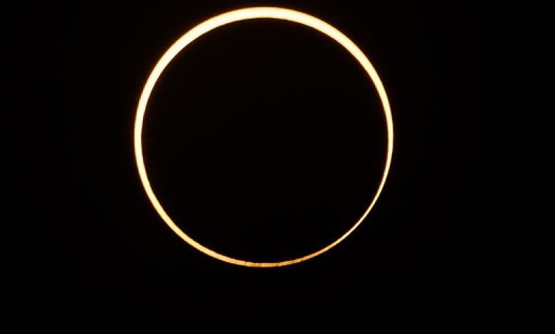 Eclipse solar/Referencia 