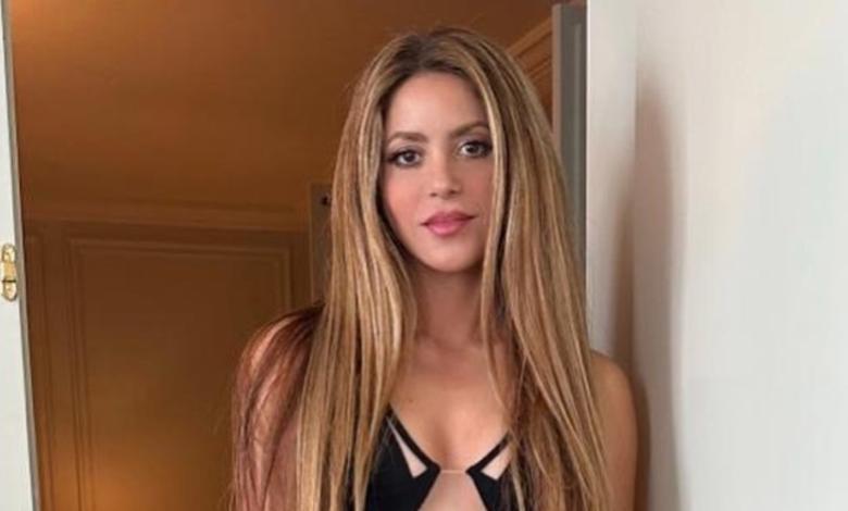 Shakira foto de su cara con cabello rubio