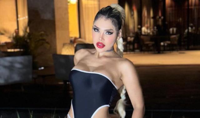 Barbie colombiana,Tatiana Murillo posó con un enterizo negro