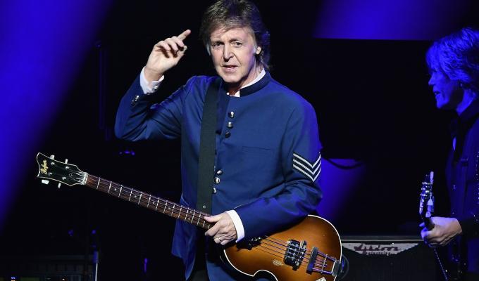 Paul McCartney vuelve a cruzar por Abbey Road 