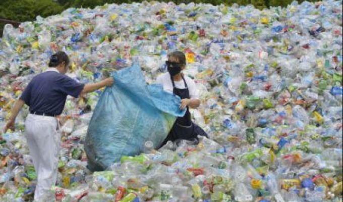 Muchos negocios de reciclado en China se trasladaron a Malasia después de la entrada en vigor de la prohibición.
