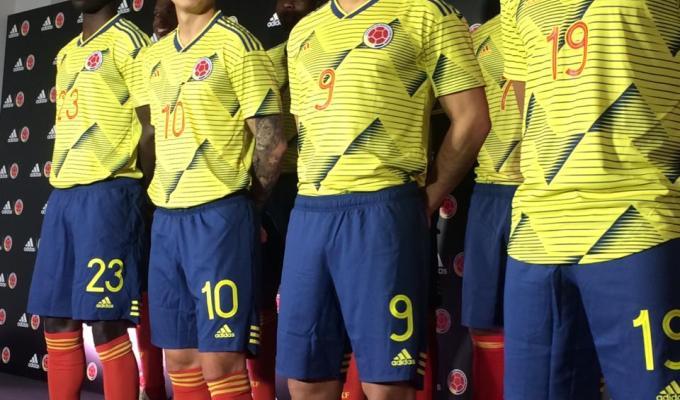 Futbolistas de la Selección Colombia con la nueva indumentaria