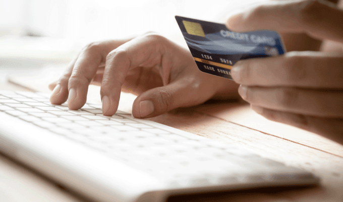 Transacción online con tarjeta de crédito