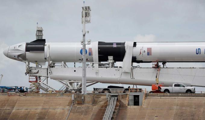 SpaceX impone nueva era en vuelos espaciales