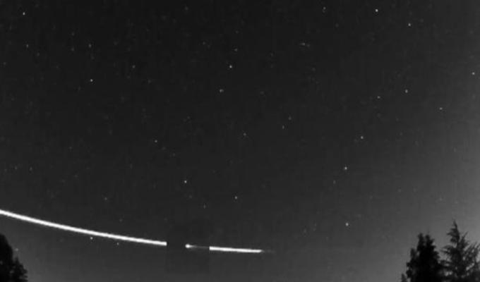 Meteorito rebotó en la atmósfera de la Tierra y regresó al espacio