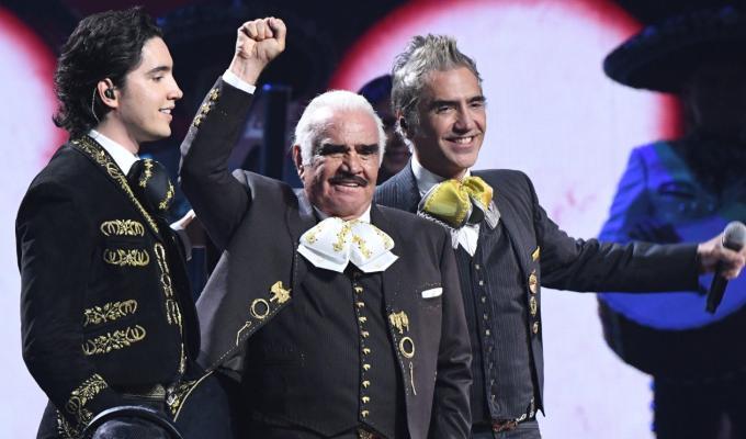 Alex Fernández, Vicente Fernández y Alejandro Fernández en los Latin Grammy