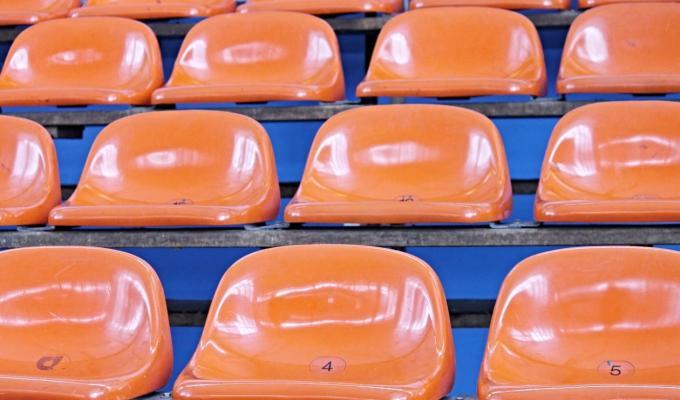 Tribuna de estadio en Países Bajos se desplomó