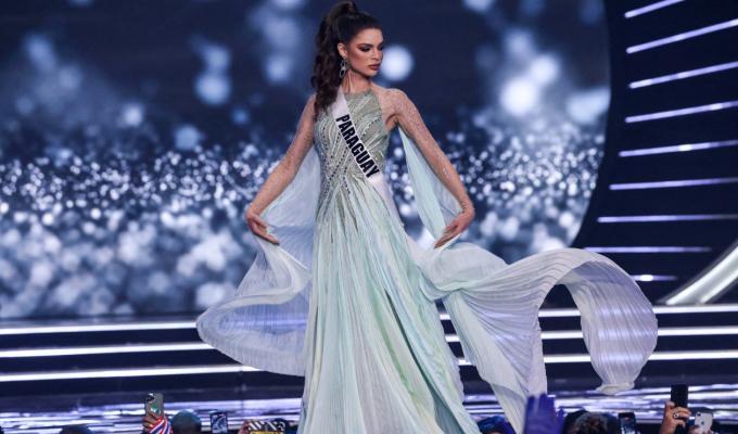 Miss Paraguay desfila en traje de gala en Miss Universo 2021