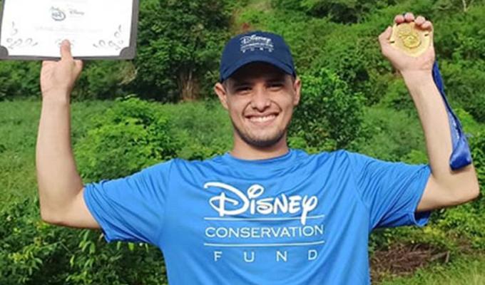 Universitario colombiano es reconocido por Disney como héroe ambientalista