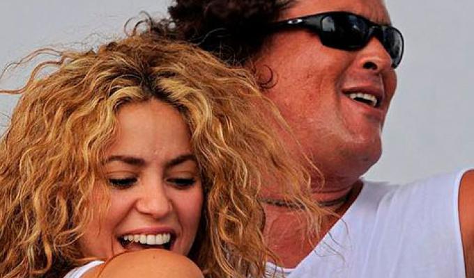 Shakira y Carlos Vives cantando juntos