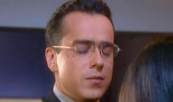 Armando Mendoza es interpretado por Jorge Enrique Abello 
