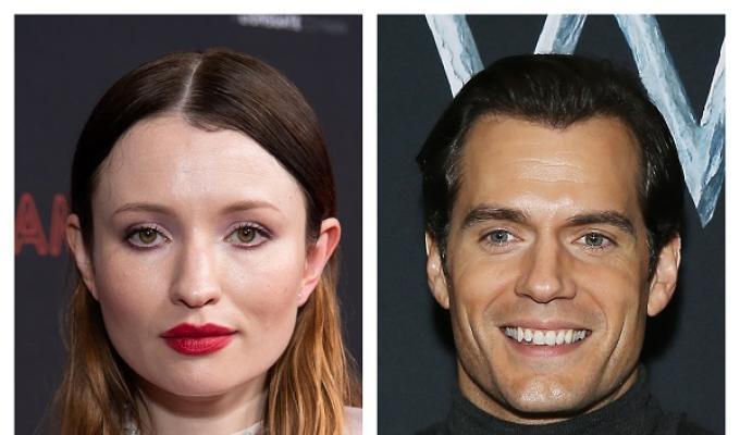 Emily Browning y Henry Cavill 