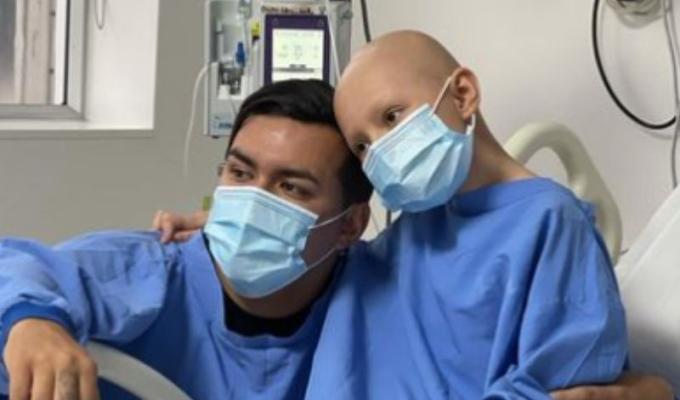 Yeison Jiménez cumple el deseo de una pequeña que lucha contra el cáncer