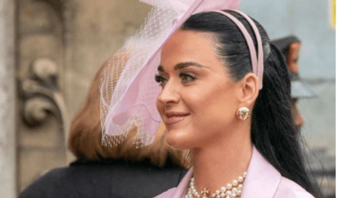 Katy Perry en Coronación Carlos III