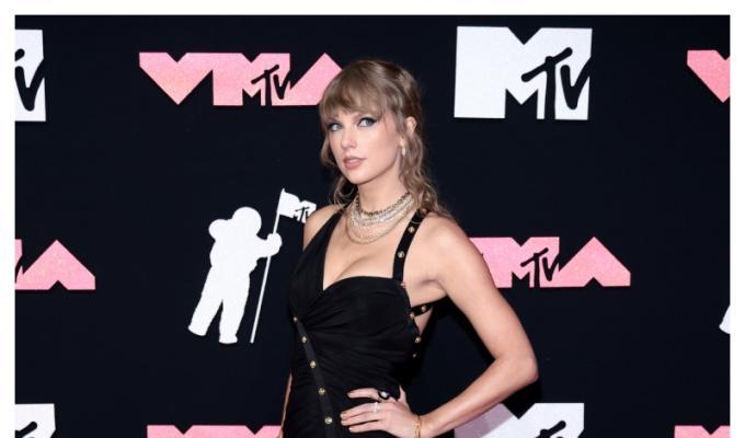 Taylor Swift y Shakira en los MTV VMAs: video reacción a presentación