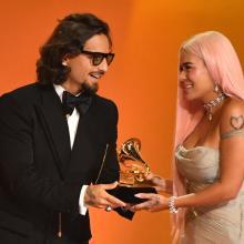 Karol G y Maluma premios Grammy 2024