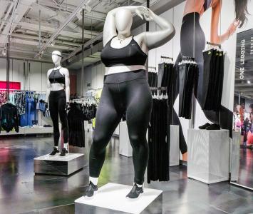 Maniquíes de tallas grandes en las tiendas de Nike 