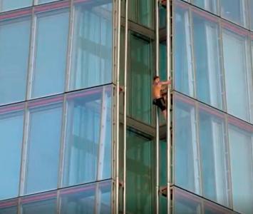 Hombre escala el edificio más alto de Londres
