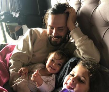 Tatán Mejía y sus hijas
