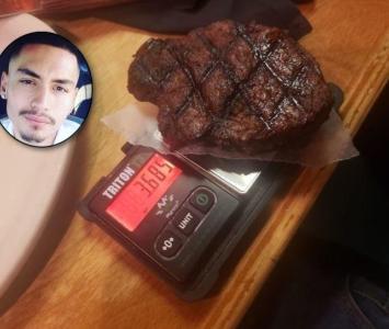 Hombre llevó su propia báscula para pesar carne en restaurante 