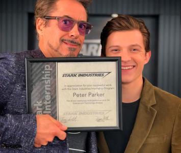 Tony Stark cuida de Peter Parker 