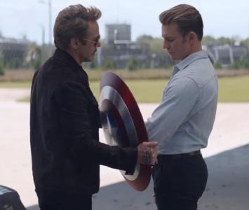 Capitan América recibe el escudo de Tony Stark