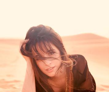 Camila Cabello en el desierto 