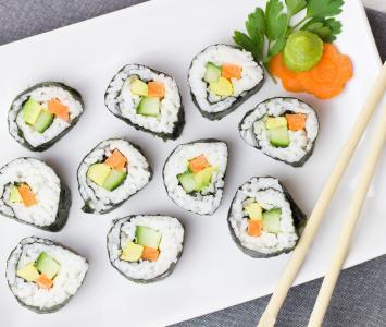 Sushi con huesitos en El Cartel