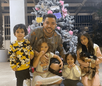 Jessi Uribe y sus hijos