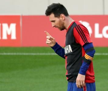 Messi tendrá que pagar multa por homenaje a Maradona 