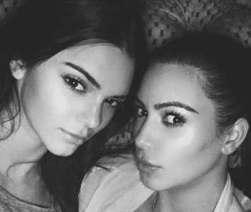 Kendall y Kim Kardashian 