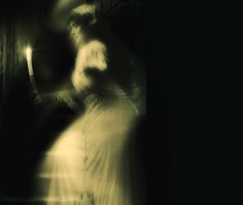 Mujer fantasma se aparece en Guatavita con sus hijos en plena vía