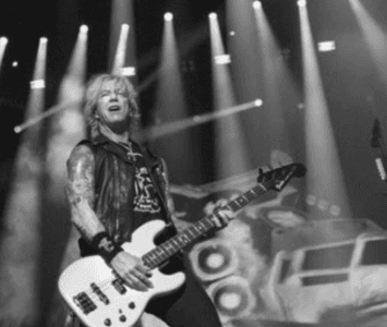 Guns N' Roses 'tocando' Sessión #53 de Shakira