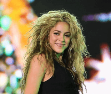 Shakira foto sensual vestida de sirena