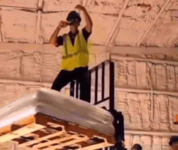 Videos graciosos de obreros bailando 
