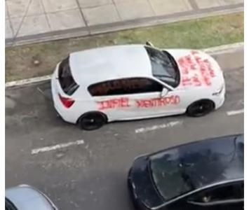Video: a hombre le rayaron el carro por ser infiel