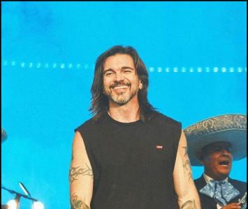 Juanes durante su concierto en CDMX 