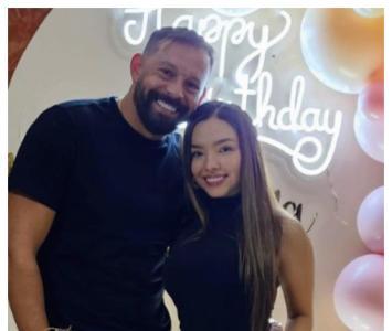 Matías Mier posando con Valentina Rendón en el cumpleaños de ella