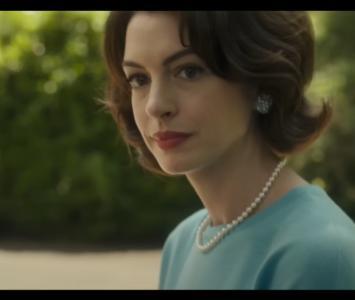Anne Hathaway posando en la película Mothers' Instinc