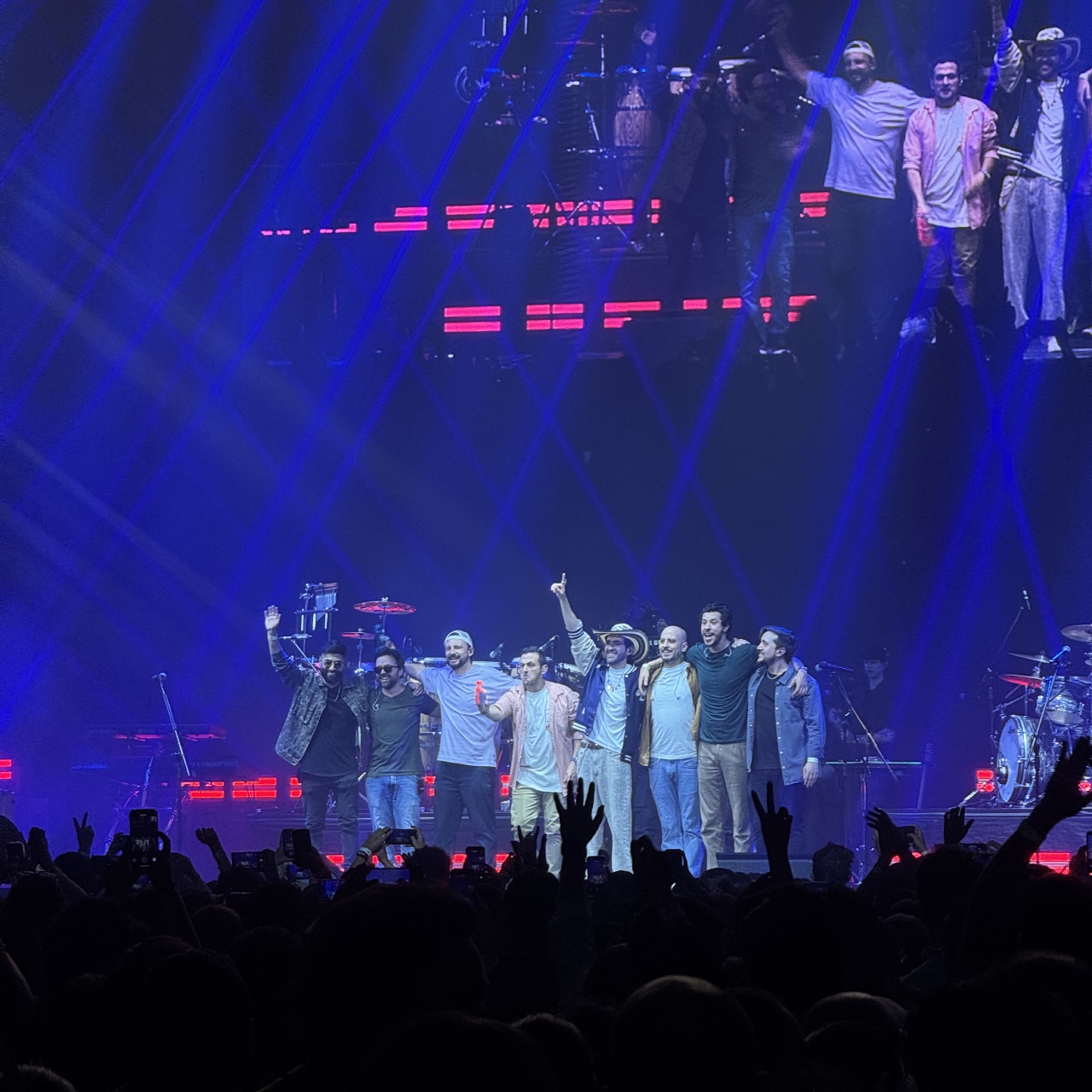 Bonka celebró 20 años y Bogotá volvió al prom del colegio