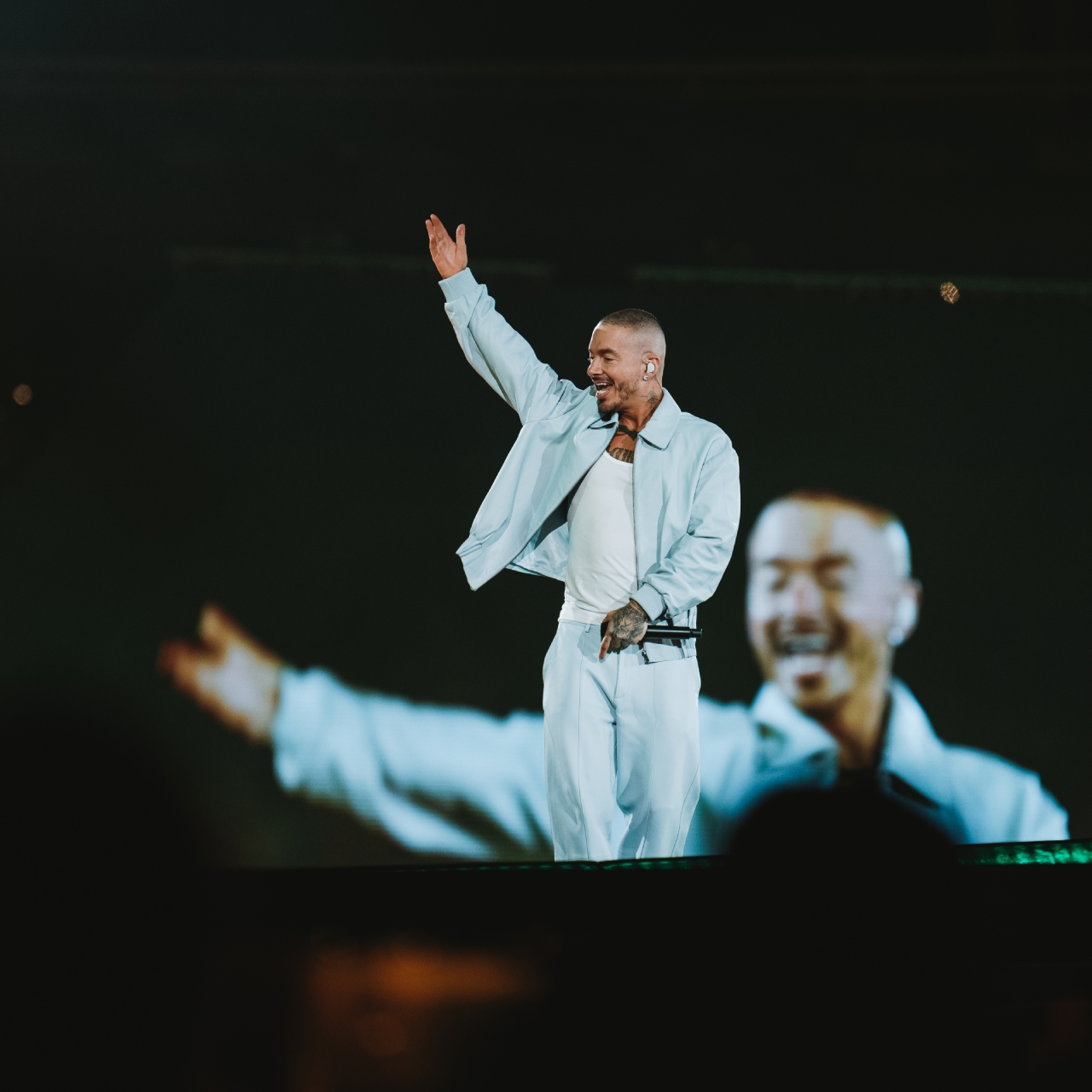 J Balvin prendió El Campín con invitados de lujo y un momento familiar que puso a llorar a todos