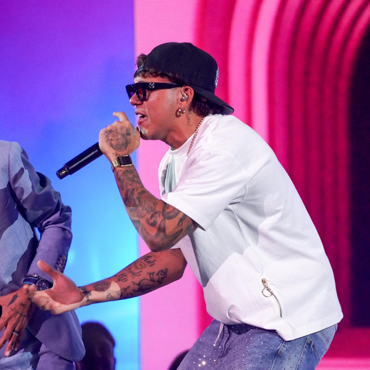 Beéle y Elvis Crespo lanzan preview de su colaboración de fin de año