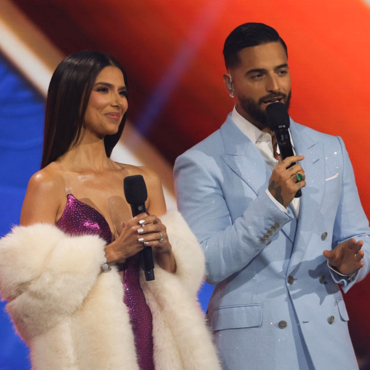 Maluma hace historia como host y deslumbra en los Latin Grammy 2025