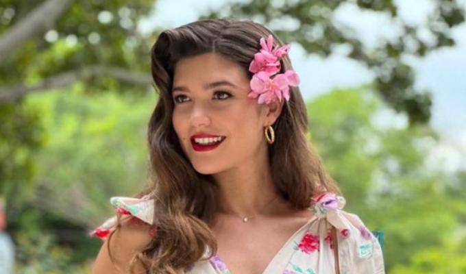 Daniela Tapia actriz de Leandro Díaz dejó ver de más