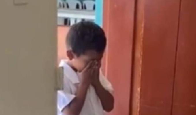 Niño llora porque le celebran su cumpleaños por primera vez 